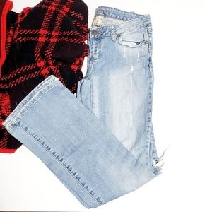 3/$15  Decree distressed jeans size 3 light wash